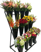 Blumenständer mit 12 Eimern in Seitenansicht – dekoriert mit frischen Blumen für optimale Präsentation