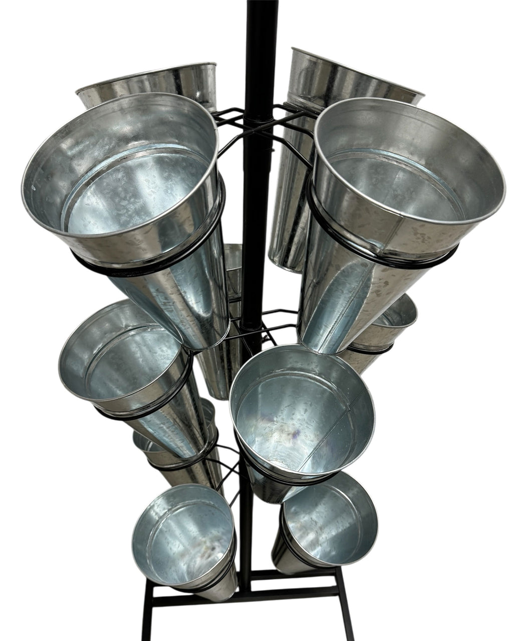 Detailansicht der Metall-Eimer eines drehbaren Blumenstaenders – robuste und langlebige Ausfuehrung - Metall 7